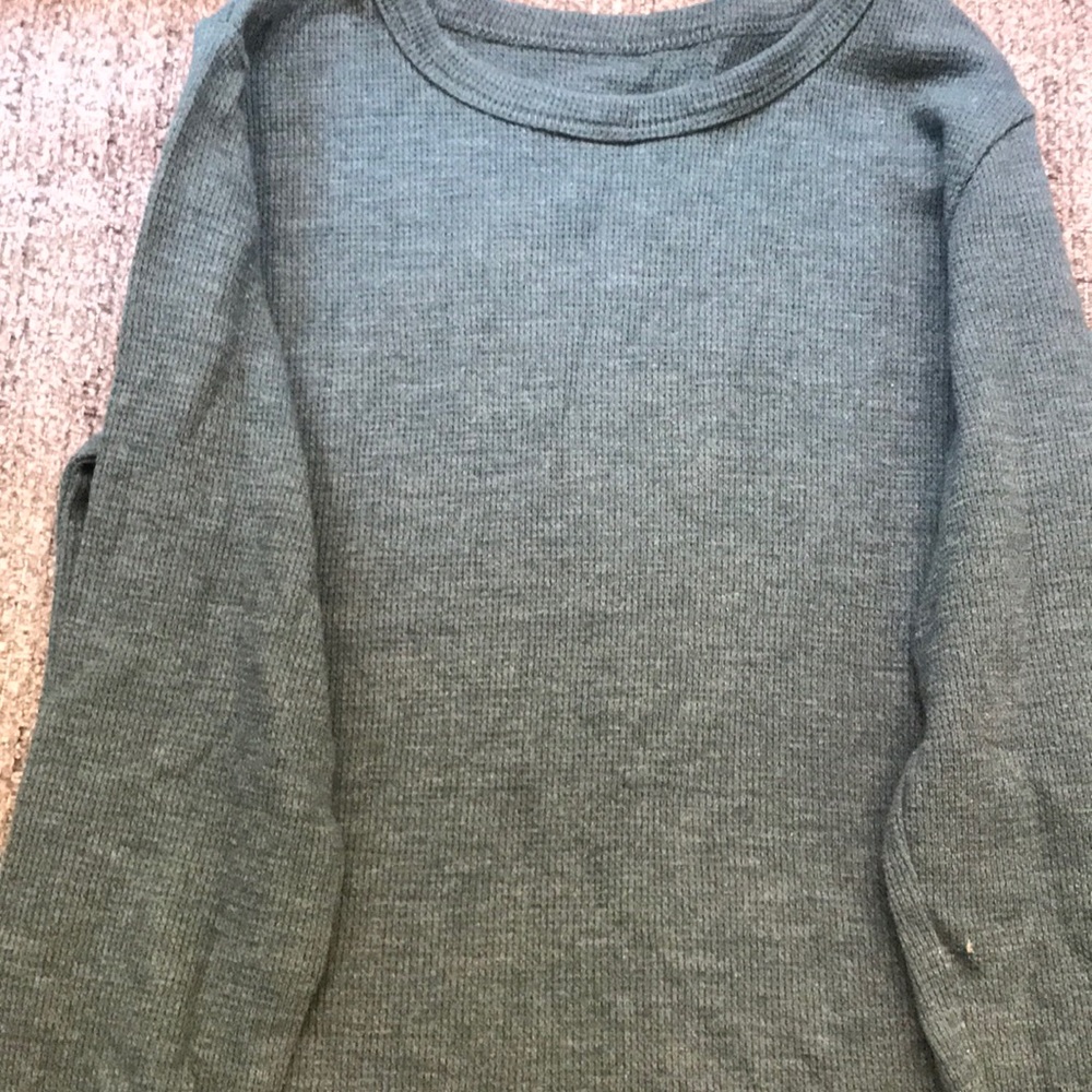 Children’s Place boys top. Size 5T.